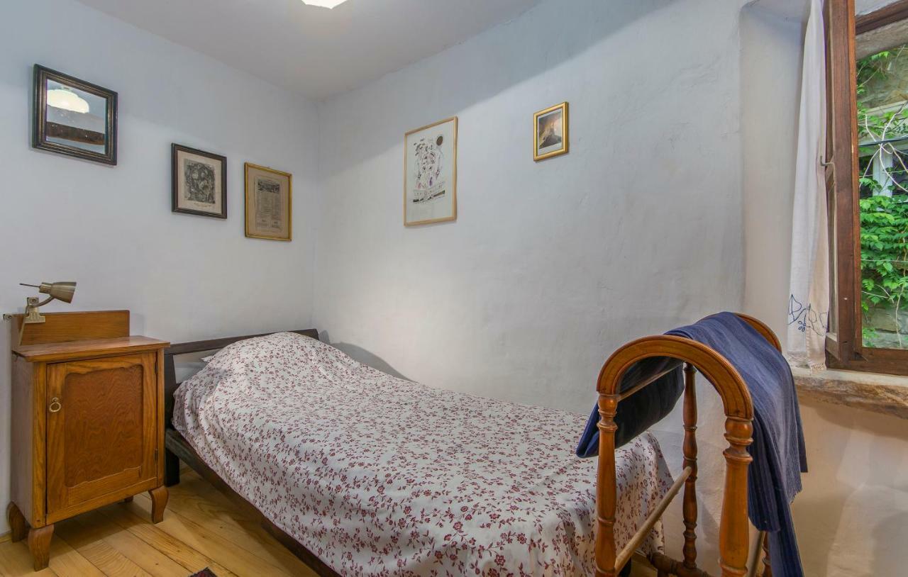 Apartment Kuharic Ґрожнян Екстер'єр фото