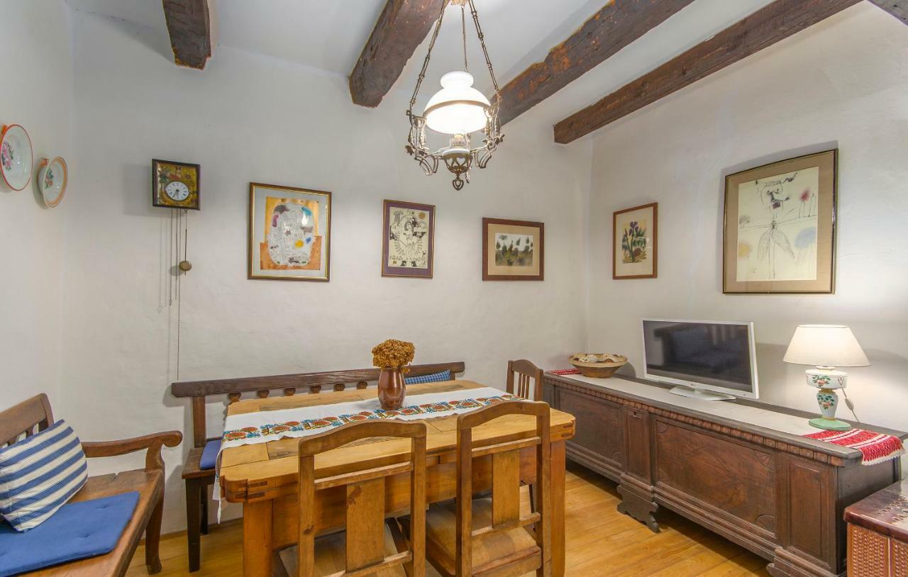 Apartment Kuharic Ґрожнян Екстер'єр фото