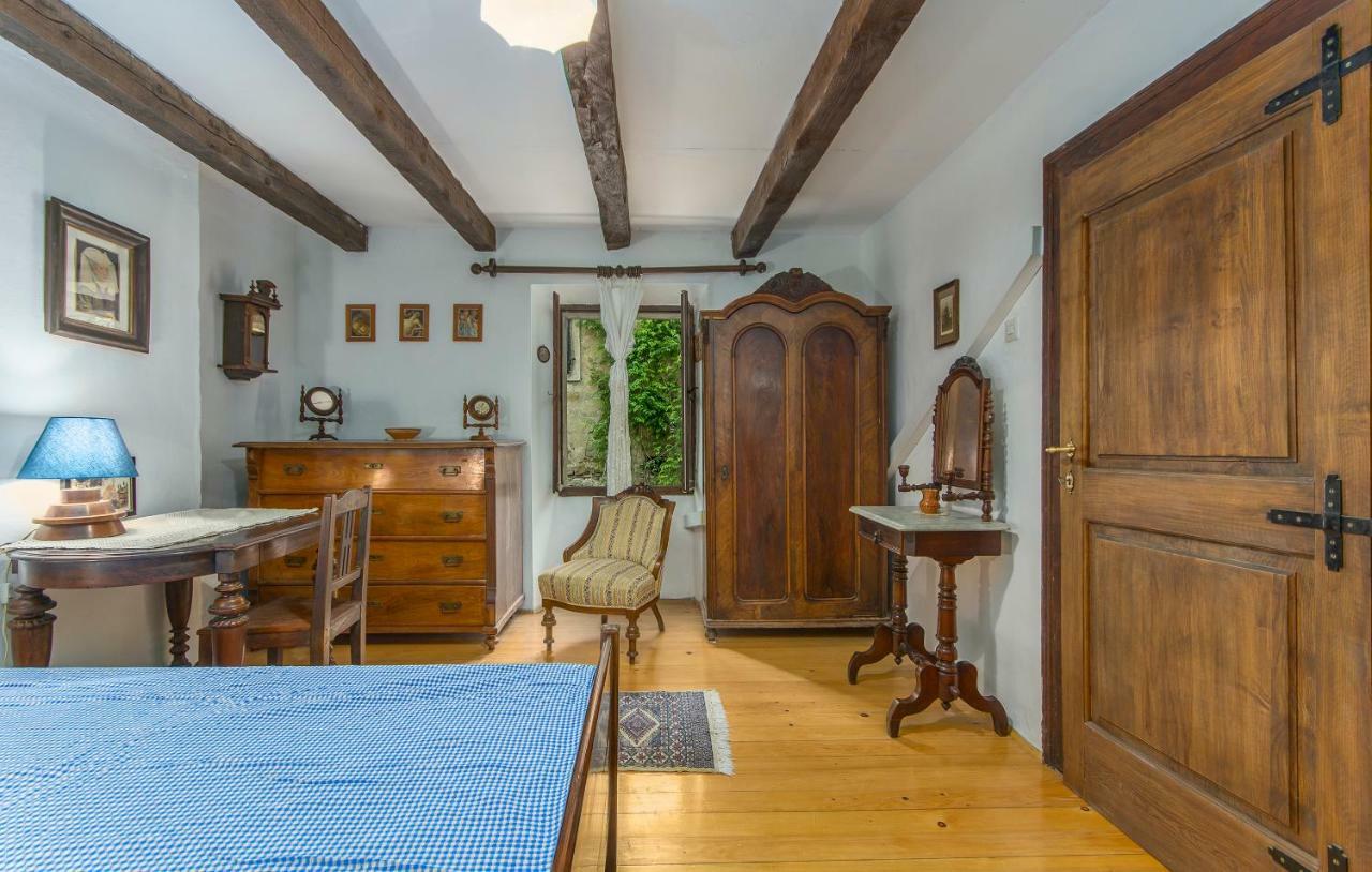 Apartment Kuharic Ґрожнян Екстер'єр фото