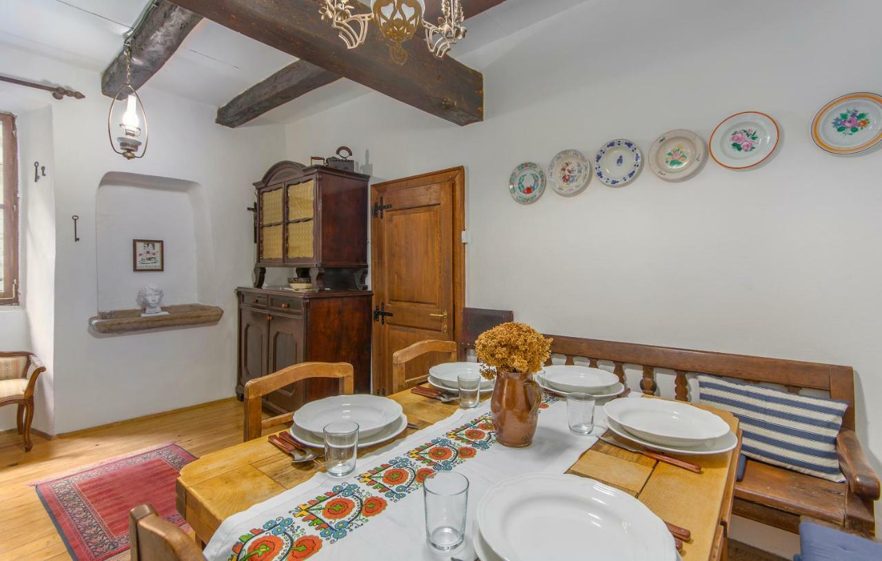 Apartment Kuharic Ґрожнян Екстер'єр фото